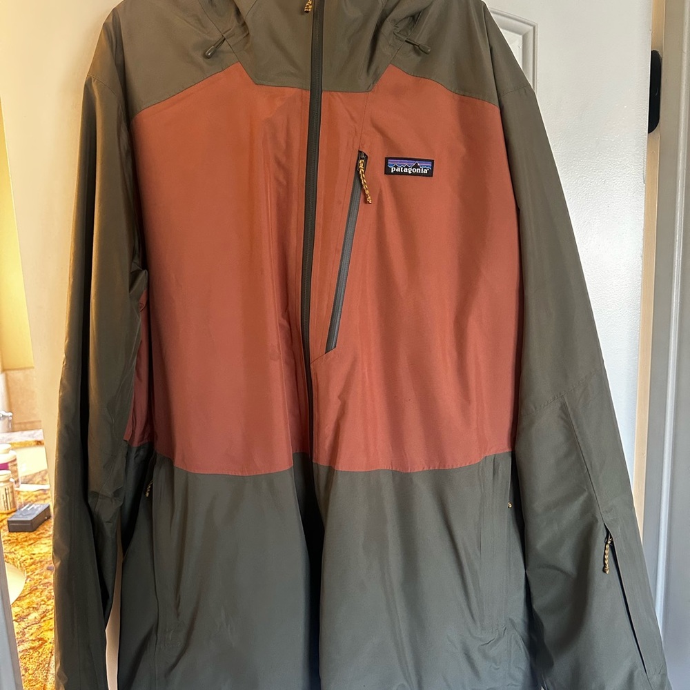 Patagonia Men’s Two-Tone Hooded Raincoat — Olive Green & Rust